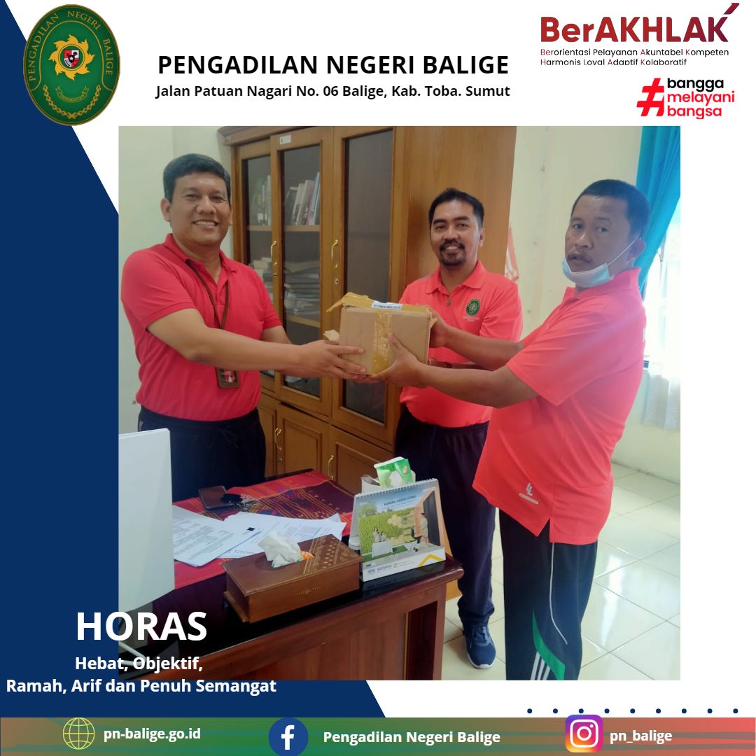 Pengadilan Negeri Balige menerima Hibah Buku dari Wakil Ketua Pengadilan Negeri Balige